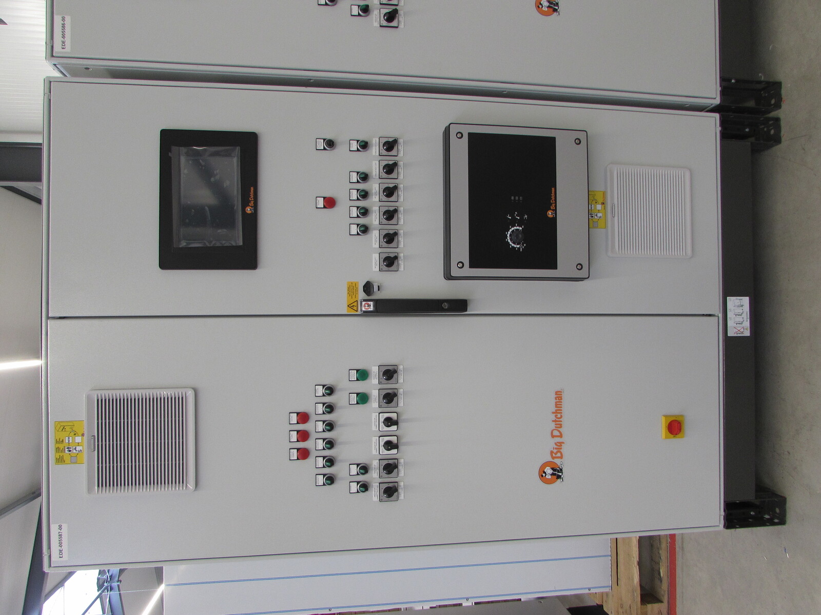 Switch cabinet Broiler House 75x12 m EDE-005587